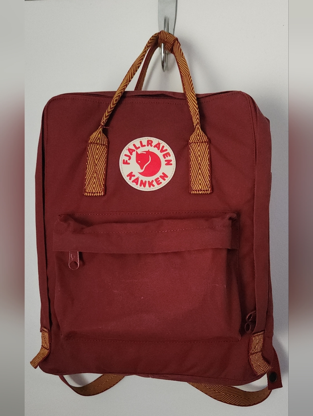 FJALLRAVEN Kånken Men's/Women's Backpack - Deep Red Regular